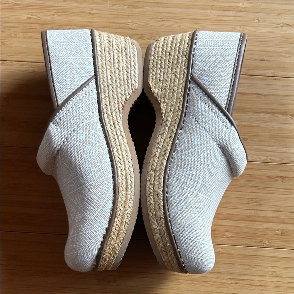 Dansko Light Tan Patterned Clogs - Picture 4 of 5